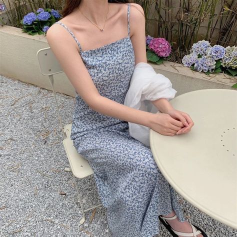 This summer maxi dress is so pretty 😍 Size available in M - 5XL @ur2b.korea Kfashion Check the link on bio 🫶🏻 Korean Summer Dress, Korean Clothing Brands, Korean Summer, Korean Clothing, Summer Maxi, Korean Outfits, Summer Maxi Dress, So Pretty, Summer Dress