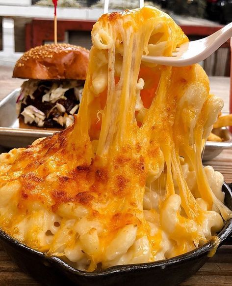 Cheese Pull, Pasta Lover, Food Goals, Mac N Cheese, Pretty Food, Mac And Cheese, Macaroni, Macaroni And Cheese, Favorite Recipes