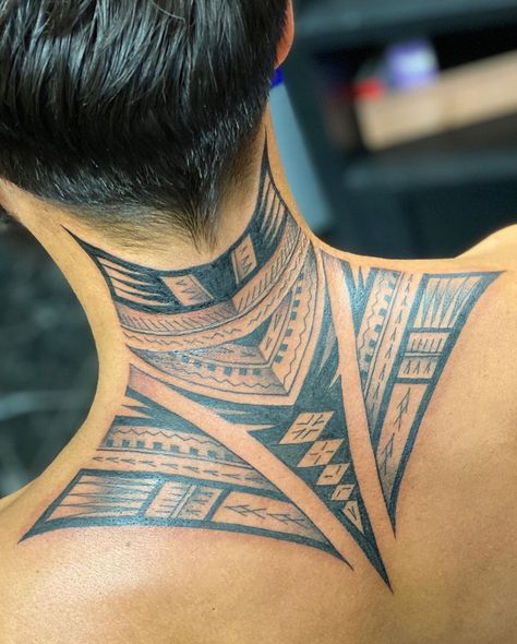 Samoan Neck Tattoo, Maori Neck Tattoo, Tattoo Bible Verses, Back Tattoo Men, Samoan Tattoo Designs, Tattoo Balance, Samoan Tatau, Back Of Neck Tattoo Men, Tattoo Belly