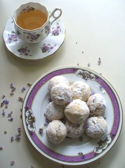 Lavender Tea Cake, Teacakes Recipe, Lavender Dessert, Fancy Tea, Lavender Recipes, Tea Cakes Recipes, Tea Party Food, Tea Cookies, Lavender Tea