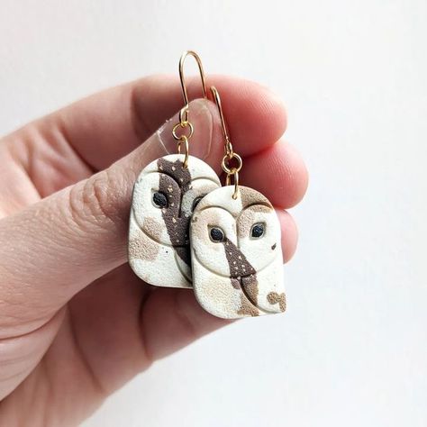 Polymer Clay Loves on Instagram: "How cute are these little owls by @njdoesclay who is the second winner of our Patreon member competition 😍 love them! . . . . . . . . #polymerclay #polymerclayearrings #polymerclayjewellery #polymerclayjewelry #clayjewelry #clayearringscollection #clayearrings #handmadeearrings" Polymer Clay Owl, Clay Owl, Little Owls, Owl Earrings Studs, Barn Owls, Polymer Clay Diy, Owl Earrings, Feather Pattern, Gold Flecks