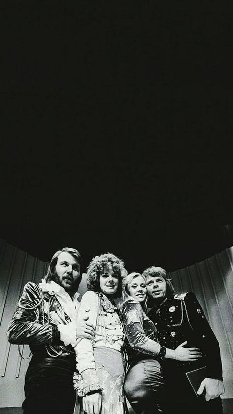 Abba Black And White, Abba Wallpaper, Outfits In Black, Music Pics, Old Singers, Black And White Wallpaper, Pop Bands, Dancing Queen, Music Legends