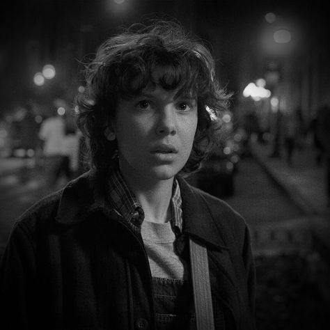 Stranger Things El, El Stranger Things, Black And White Icons, White Icons, Stranger Things 2, Stranger Things Tv, Stranger Things Aesthetic, Stranger Things Season, Black And White Aesthetic