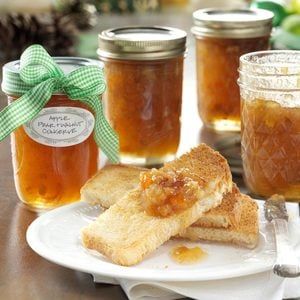 Caramel Apple Jam Recipe, Oatmeal Cookie Bars Recipes, Caramel Apple Oatmeal Cookies, Preserves Recipes, Apple Pie Jam, Pear Preserves, Apple Oatmeal Cookies, Food Prepping, Jam Recipes Homemade