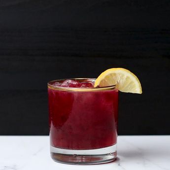 Blueberry Bourbon Smash Recipe by Tasty Blueberry Bourbon Smash, Cucumber Cooler, Blueberry Simple Syrup, Dragon Mother, Paloma Recipe, Toddy Recipe, Boat Drinks, Bourbon Smash, Hot Toddies Recipe