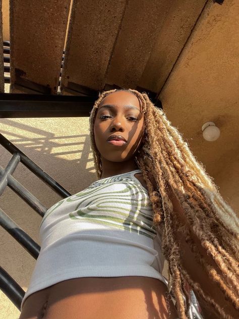 Blonde Dreadlocks, Faux Loc, Big Box Braids Hairstyles, Hair Color Streaks, Faux Locs Hairstyles, Cute Box Braids Hairstyles, Hair Twist Styles, Pretty Braided Hairstyles, Hair Advice