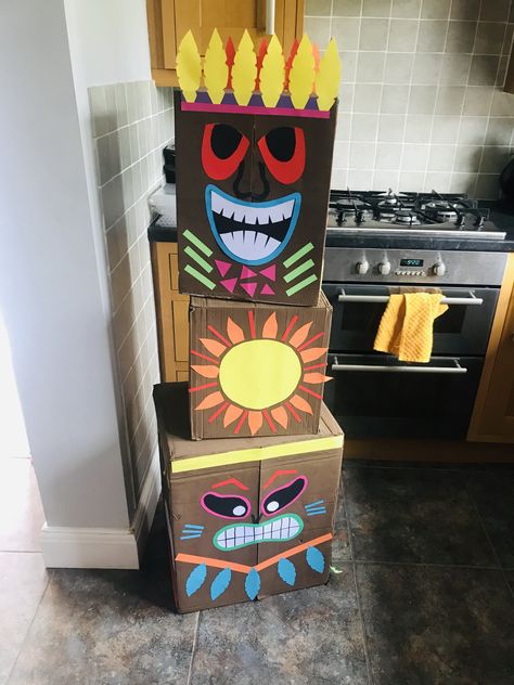 Cardboard Tiki Bar, Bookfair Themes, Tiki Crafts, Luau Crafts, Hawai Party, Luau Games, Witches Party, Water Festival, Moana Theme