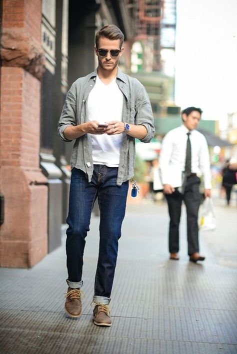 10 Fashion Tips for Tall Skinny Guys Masculine Outfits, Workout Man, White Jeans Men, Mens Fashion Smart, Desert Boot, Hipster Mens Fashion, Grey Long Sleeve Shirt, Summer Denim, Mens Fashion Suits