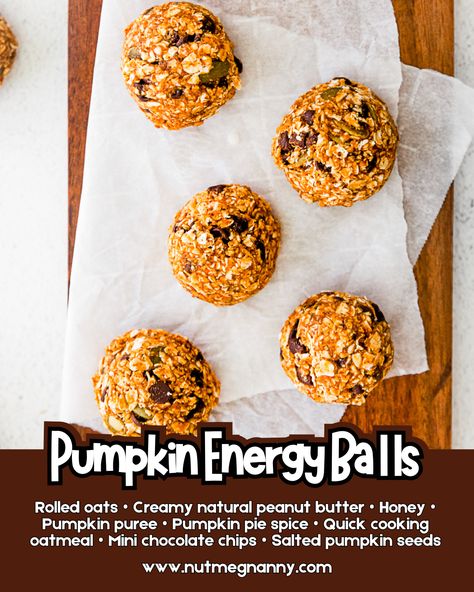 These no-bake Pumpkin Energy Balls are packed with oatmeal, peanut butter, pumpkin, chocolate chips, and honey. 🎃🍫 A quick, easy, and delicious snack that's perfect for fall! #PumpkinRecipes #EnergyBalls #HealthySnacks Pumpkin Oatmeal Energy Balls, Original Desserts, Yankee Recipes, Pumpkin Energy Balls, Pumpkin Cobbler, Oatmeal Peanut Butter, No Bake Pumpkin, Bake Pumpkin, Moist Pumpkin Bread