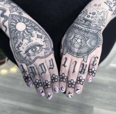 Hand Tattoos For Witches, Hand Tattoos Witchy, Creepy Finger Tattoos, Planchette Hand Tattoo, Witchy Hand Tattoos For Women, Knuckle Tattoos For Women Words, Oujia Board Tattoos, Horror Hand Tattoos, Halloween Hand Tattoos