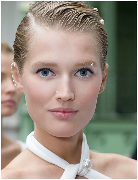 chanel sp 2012 makeup Chanel Makeup Looks, Spring Makeup Trends, Face Jewellery, Runway Makeup, Eyebrow Piercing, Slicked Back Hair, Chanel Beauty, Chanel Makeup, Spring Makeup