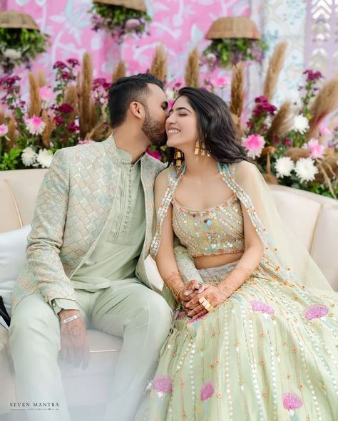 Couple Dress Matching Indian Wedding, Indian Engagement Outfit, Engagement Couple Dress, Simple Engagement Dress, Engagement Portraits Poses, Engagement Dress For Groom, Wedding Matching Outfits, Haldi Ceremony Outfit, Engagement Dress For Bride