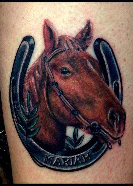 Horse and Horseshoe.  Really cool.  good artwork!! Horse Head Tattoo, Cowboys Tattoo, Tattoos Scorpio, Horse Shoe Tattoo, Horse Tattoo Design, Cowgirl Tattoos, Shoe Tattoos, Western Tattoos, Head Tattoo