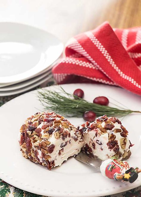 Honey Cranberry Chevre blends tart cranberries, sweet honey and earthy goat cheese for a perfect holiday cheese log appetizer. Honey Cranberry Cheese Log, Cranberry Cheese Log, Chevre Cheese, Milk Goats, Wine And Pizza, Cheese Log, Holiday Cheese, Cranberry Cheese, Mini Milk