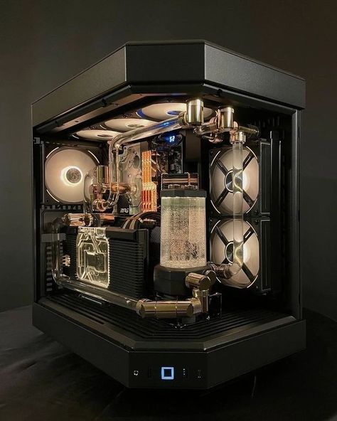 Pc Build Aesthetic Green, Hyte Y60 Build Pc, Minimalist Pc Build, Cool Pc Case, Aesthetic Pc Case, Hyte Y60 Build, Black Pc Build, Themed Pc Build, Aesthetic Pc Build