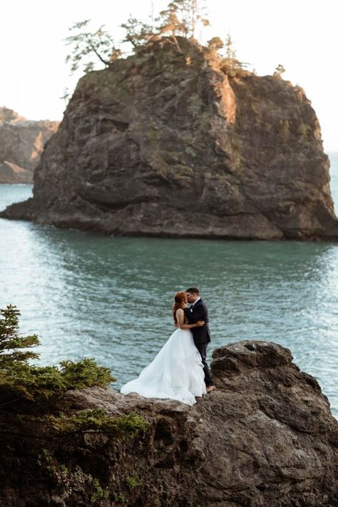 Pacific Northwest Beach, Brookings Oregon, Oregon Coast Elopement, Southern Oregon Coast, Wedding Dresses Whimsical, Coast Elopement, Sea Wedding, Outdoor Elopement, Southern Oregon