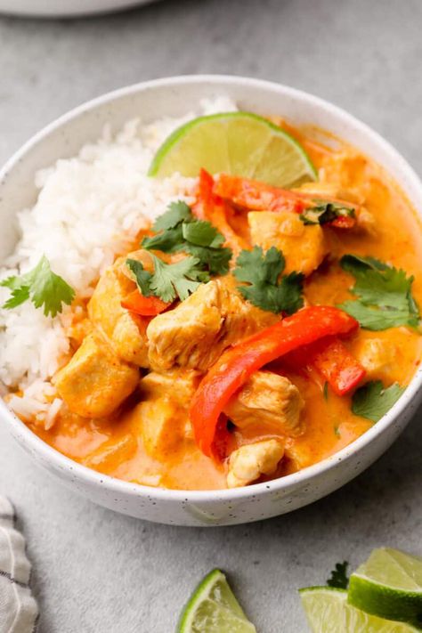 Curry Rice Bowl, Thai Red Curry Chicken Recipe, Chicken Red Curry, Easy Thai Red Curry, Asian Chicken Recipes Easy, Thai Red Curry Chicken, Thai Red Curry Recipe, Curry Chicken Recipe, Red Curry Recipe