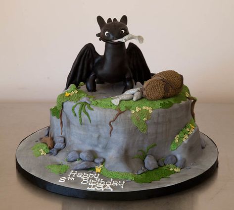 Dragons Cake, Toothless Cake, Dragon Birthday Cakes, Dragon Cakes, Dragon Birthday Parties, Decoration Patisserie, Dragon Cake, Cake Wrecks, Dragon Birthday