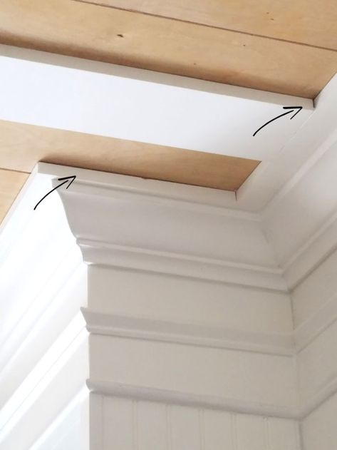 DIY - Flat coffered ceiling - the gaps before covering them. Flat Coffered Ceiling, Rustic Coffered Ceiling, Faux Coffered Ceiling, Diy Coffered Ceiling, Exposed Wood Ceilings, Ceiling Diy, Wall Molding Design, Concrete Patio Makeover, Trim Carpentry