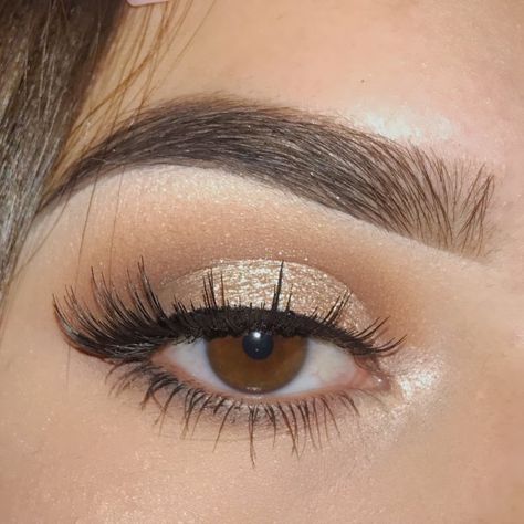 Simple Bronze Makeup, Sweet 16 Makeup, Peach Eye, Makeup Bronze, Hoco Makeup Looks, Too Faced Palette, Bronze Makeup Look, Color Durazno, Sweet Peach Palette