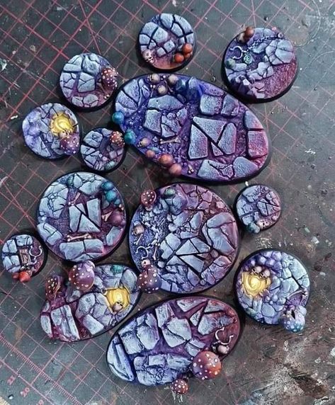 Miniature Bases Warhammer 40k, Warhammer Objective Markers, 40k Base Ideas, Dnd Miniatures Painting, Warhammer Bases Ideas, Mushroom Cave, 40k Bases, Warhammer Bases, Miniature Basing