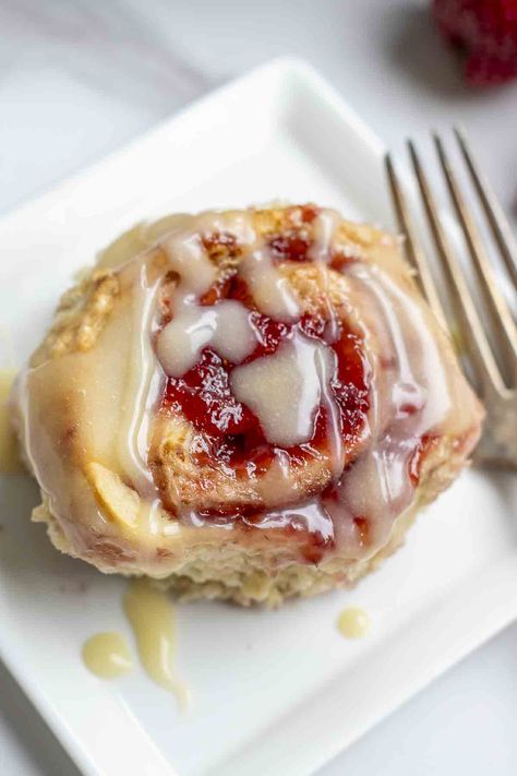 Sourdough Strawberry Rolls Strawberry Sourdough Rolls, Strawberry Sourdough Discard Recipes, Sourdough Discard Strawberry Shortcake, Sourdough Strawberry Cinnamon Rolls, Strawberry Sourdough Muffins, Strawberry Sourdough Bread, Sourdough Sweet Rolls, Sourdough Discard Strawberry, Strawberry Sourdough