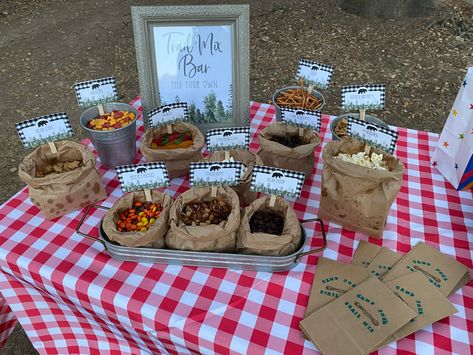 Make Your Own Trail Mix Bar, Camping Themed Party Food, Hiking Party, Trail Mix Bar, Lumberjack Party, Bar Mix, Bonfire Party, Camping Theme Party, Camping Birthday Party