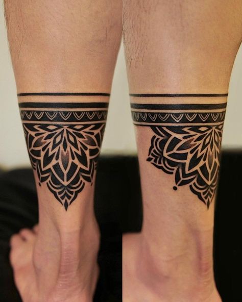 Ankle Cuff Tattoo, Calf Tattoo Ideas, Ankle Band Tattoo, Ankle Tattoo Men, Leg Band Tattoos, Tato Maori, Trippy Tattoo, Cuff Tattoo, Medusa Tattoo Design