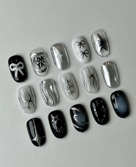 Nail Black And Silver, Y2k Nails Men, Ateez Nails Designs, Nails Black And Silver, Ateez Nails, Black And Silver Nails, Nail Y2k, Nail Art Silver, Black Silver Nails