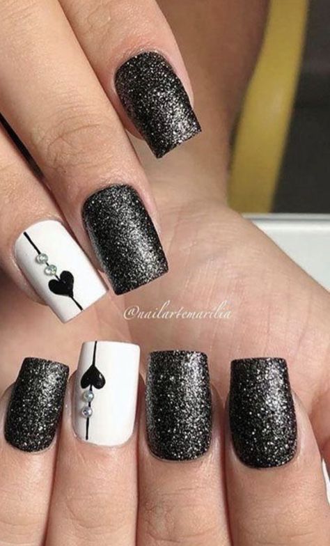 Pink Black Nails, Book Nails, Black And White Nail Art, Vday Nails, Nail Art Diy Easy, Small Nails, Nail Designs Valentines, Nails Salon, Diy Nail Designs