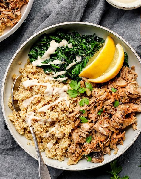 Easy Jackfruit Chicken Quinoa Bowl recipe Chicken Kale Quinoa Bowl, Jackfruit Dinner Recipes, Jackfruit Chicken, Vegan Diner, Wild Rose Detox Recipes, Jackfruit Recipes, Quinoa Bowls, Chicken Quinoa, Diner Recept