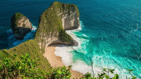 Aerial Kelingking Beach at Nusa Penida Island, Indonesia by Timelapse4K 4K Timelapse in Nusa Penida Island, Bali, Indonesia Indonesia Islands Map, Sumba Island Indonesia, Penida Island, Kelingking Beach, Nyang Nyang Beach Bali, Pulau Tioman Malaysia, Pulau Seribu, Nusa Penida, Bali