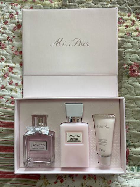 my pic!! pls dont repost <33 pink coquette aesthetic cute dior perfume blooming bouquet set Miss Dior Blooming Bouquet, Perfume Set, Miss Dior, Dior, Pink