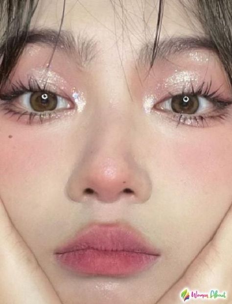 How to do angel makeup? Check more at https://www.womenabout.net/beauty/how-to-do-angel-makeup-38388.html Angel Makeup, Angel, Makeup, Beauty, Make Up