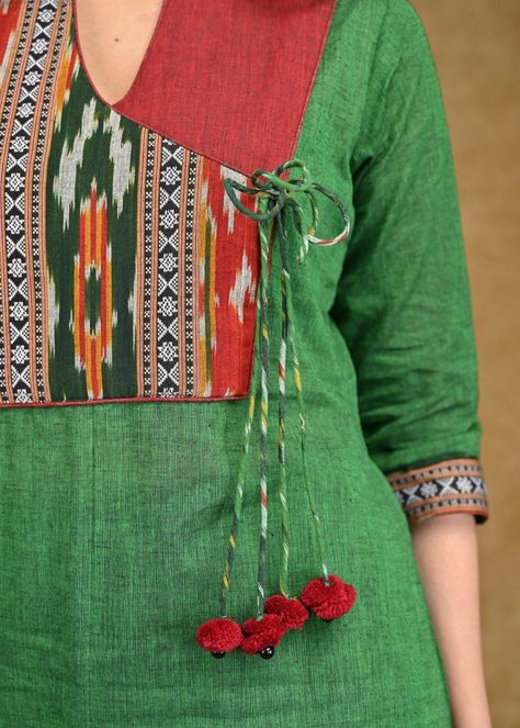 Stand Patti Neck Kurti, Angarakha Kurta, Printed Kurti Designs, Designer Dresses Elegant, Cotton Tops Designs, New Kurti Designs, Traditional Blouse Designs, Simple Kurta Designs, Designer Kurti Patterns