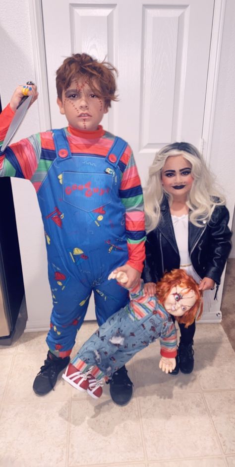 Brother sister Halloween matching costumes Halloween Costumes Brother And Sister, Costume Couple Ideas, Halloween Matching Costumes, Brother Sister Halloween, Chucky And Tiffany, Chucky Costume, Costume Couple, Matching Halloween Costumes, Halloween Matching