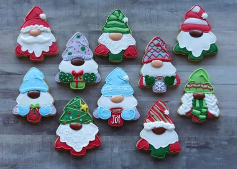 Christmas Gnome Cookies Gnome Sugar Cookies, Gnome Cookies, Royal Cookies, Royal Icing Decorated Cookies, Christmas Sugar Cookies Decorated, Cute Christmas Cookies, Cup Of Cocoa, Christmas Biscuits, Sugar Cookie Icing