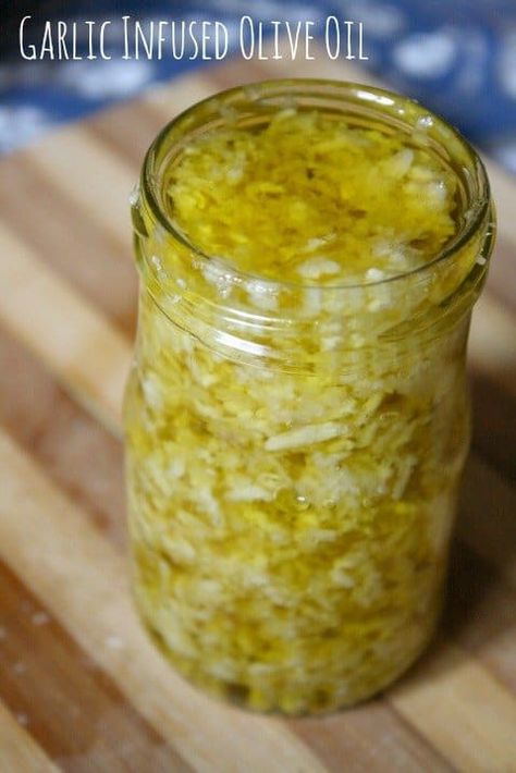 Garlic Dipping Oil, Garlic Oil Recipe, Homemade Ingredients, Dips Recipes, Garlic Infused Olive Oil, Dipping Oil, Cooking Substitutions, Flavored Olive Oil, Olive Oil Recipes