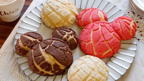 Concha Recipe, Conchas Recipe, Sweet Potato Appetizers, Traditional Mexican Desserts, Disney Inspired Recipes, Sweet Bread Rolls, Mexican Sweet Breads, Mexican Dessert, Afternoon Snack