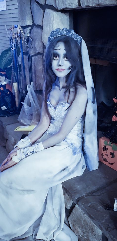 Dead Wife Costume, Victoria Costume, Halloween Bride Costumes, Corpse Bride Costume, Couples Cosplay, Vampire Bride, Bride Ideas, Bride Costume, Costume Inspo