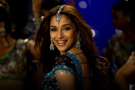 Aaja Nachle, Indian Beauty Secrets, Maduri Dixit, Diy Beauty Treatments, Bollywood Cinema, Indian Dance, Madhuri Dixit, Couple Photoshoot Poses, Hollywood Celebrities