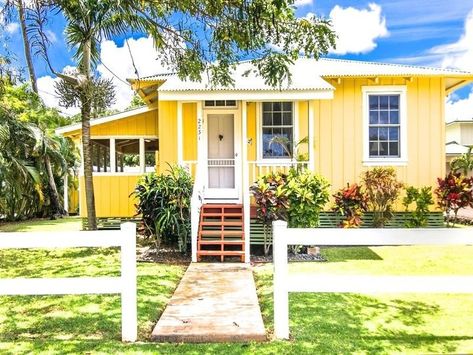 Poipu Beach, Beach Haven, Country Cottage Decor, Hawaii Homes, Yellow House, Surf Shack, Beach Shack, Beautiful Cottages, Beach Cottage Decor