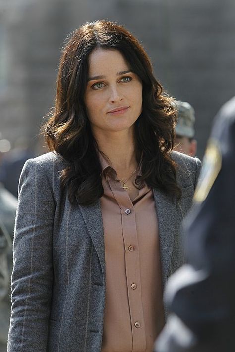 Teresa Lisbon - The Mentalist Teresa Lisbon, Patrick Jane, Deeply In Love, Robin Tunney, Simon Baker, The Mentalist, Prison Break, Fair Skin, Just A Girl