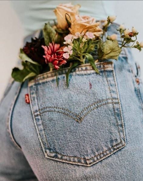 Jeans With Flowers, Flower Photoshoot, Foto Poses, Spring Aesthetic, Shooting Photo, Flower Tops, Creative Portraits, 인물 사진, Birthday Photoshoot