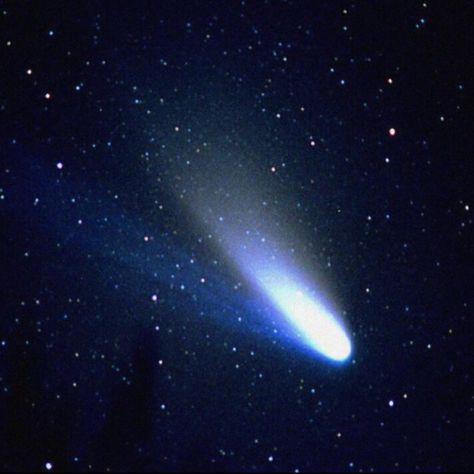 Halley's Comet is a short-period comet visible from Earth every 75–76 years, and the only naked-eye comet that might appear twice in a human lifetime. Halley last appeared in the inner Solar System in 1986 and will next appear in mid-2061. The comet's periodicity was first determined in 1705 by English astronomer Edmond Halley, after whom it is now named. Comet Aesthetic, Edmund Halley, Comets And Asteroids, Mac Products, Halley's Comet, The Comet, Bayeux Tapestry, Neutron Star, Tom Ford Makeup