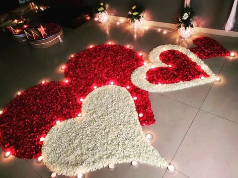 Candle Light Dinner Decoration Ideas, First Night Room, Romantic Candles Bedroom, Cafe Deco, Template Videos, Welcome Rangoli, Romantic Dinner Decoration, Romantic Bedroom Ideas, Night Room