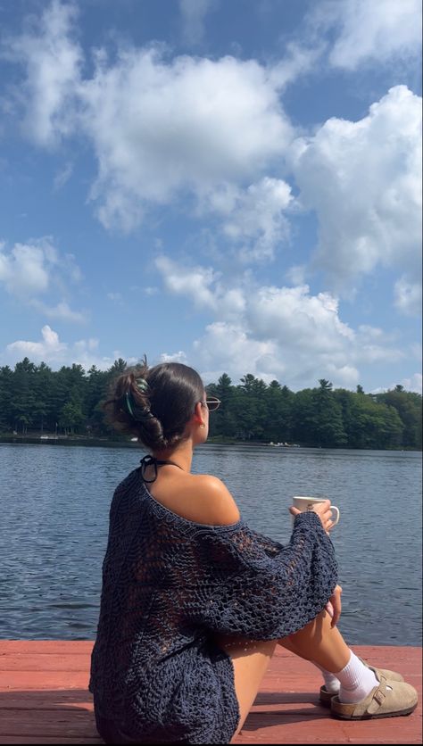 Cabin Trip Outfit Summer, Cottage Outfits Aesthetic, Lakehouse Outfit, Cabin Outfit Summer, Canada Countryside, Lake Trip Outfits, Lake House Outfits, Lake Vacation Outfits, Cabin Trip Outfit