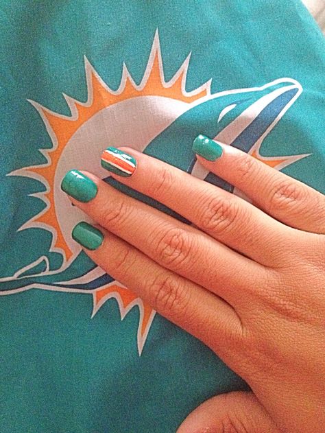 Miami Dolphins inspired nails Miami Dolphins Nails, Nails Miami, Nfl Nails, Dolphin Nails, Football Nail Art, Bright Summer Nails Designs, Football Nails, Emerald Nails, Miami Nails