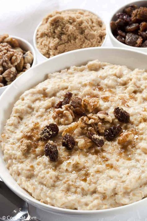 How to Make Oatmeal from Scratch - CopyKat Recipes Breakfast Oatmeal Recipes, Baking Measurements, Homemade Applesauce, Copykat Recipes, Oatmeal Breakfast, Oatmeal Raisin, Oatmeal Recipes, 4 Ingredients, Soul Food