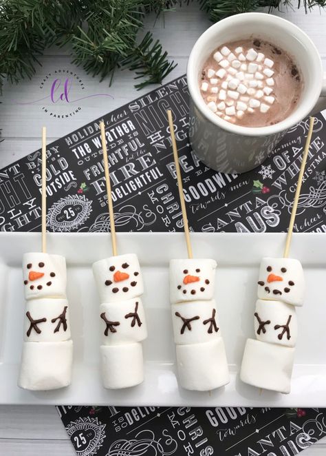 Snowman Marshmallow Pops, Marshmallow Stirrers, Diy Christmas Gifts Hot Chocolate, Snowman On A Stick, Snowman Marshmallows, Candy Skewers, Marshmallows On A Stick, Snowman Recipes, Marshmallow Snowmen